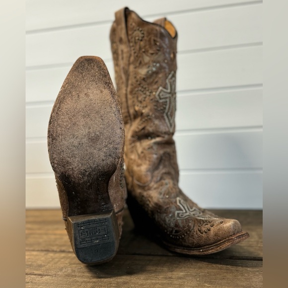 Corral Cross Studded Snip Toe Boots - Picture 6 of 9